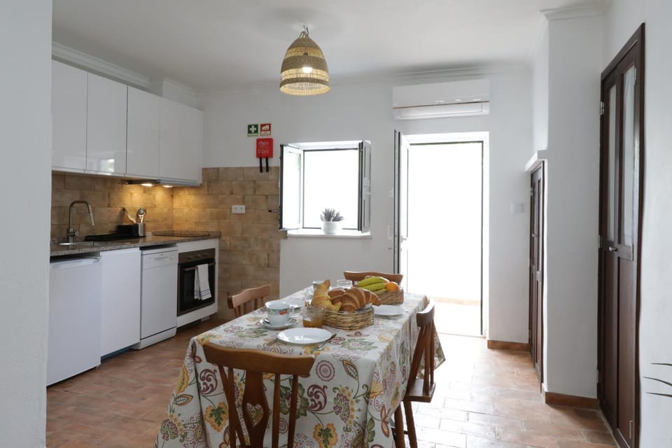 Property building, Kitchen or kitchenette, Living room