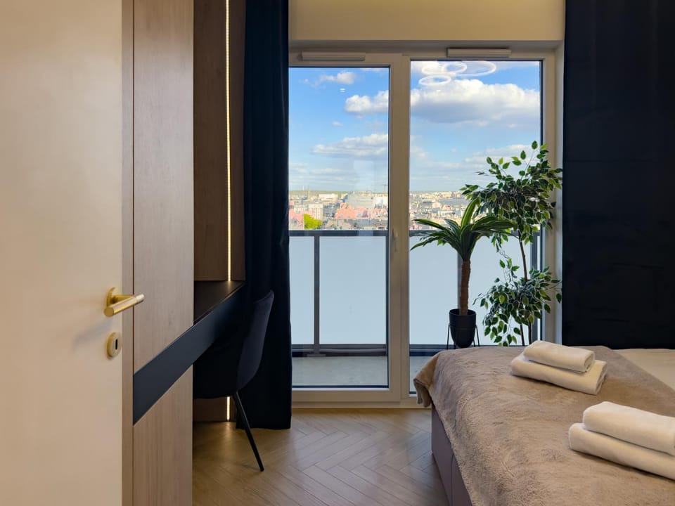 View (from property/room), Photo of the whole room, Bedroom