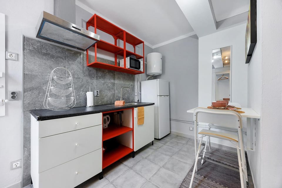 Property building, Kitchen or kitchenette, Living room