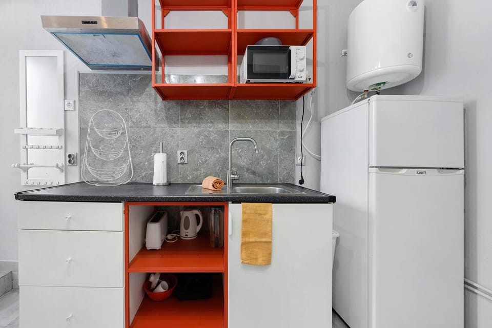 Kitchen or kitchenette, Living room