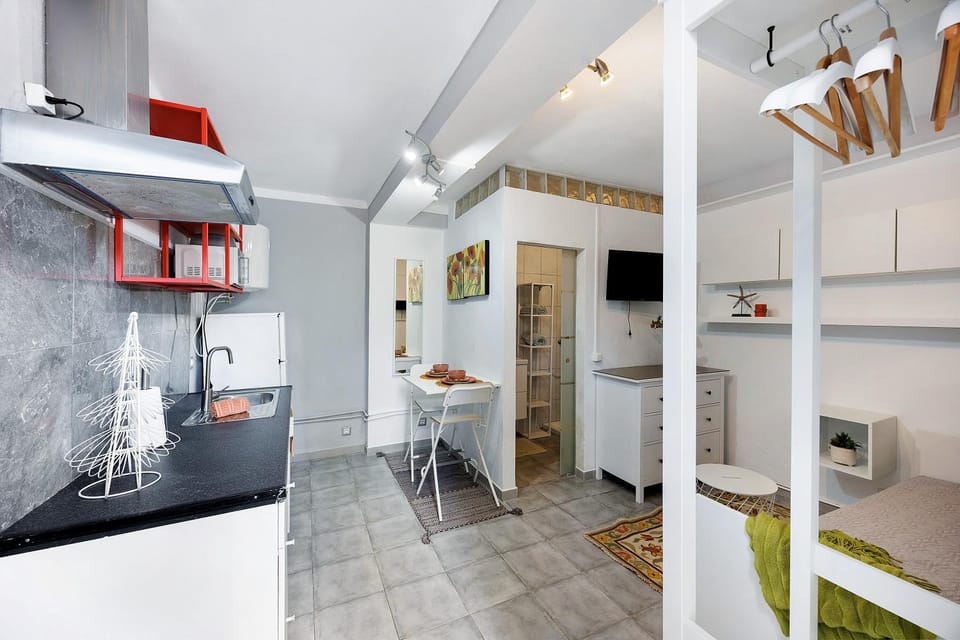 Property building, Kitchen or kitchenette, Living room
