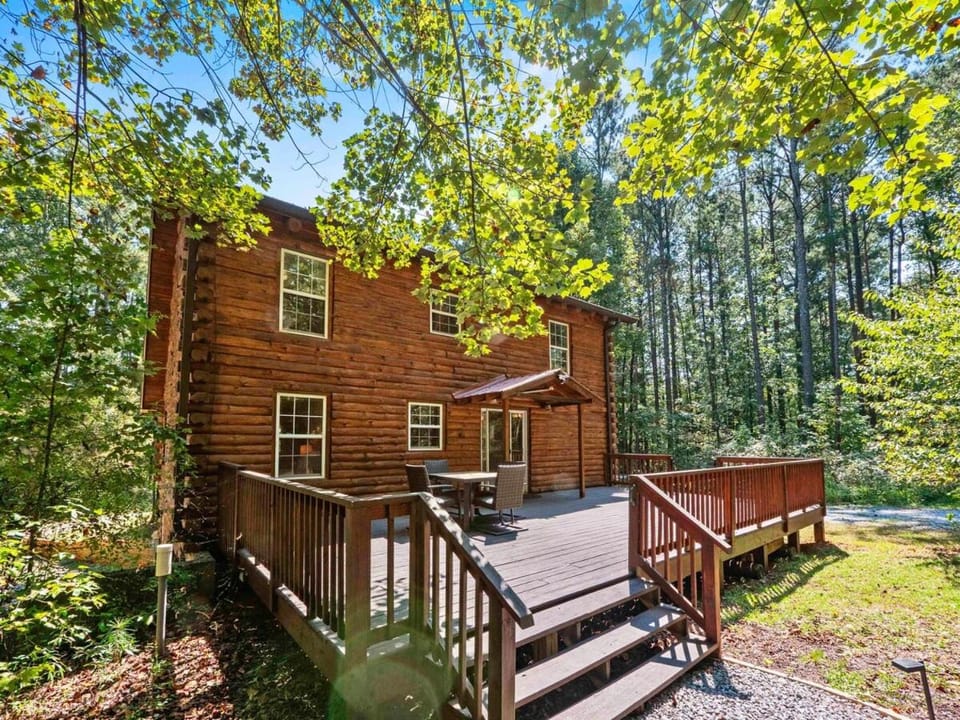 Log Cabin Retreat Cabin in Georgia