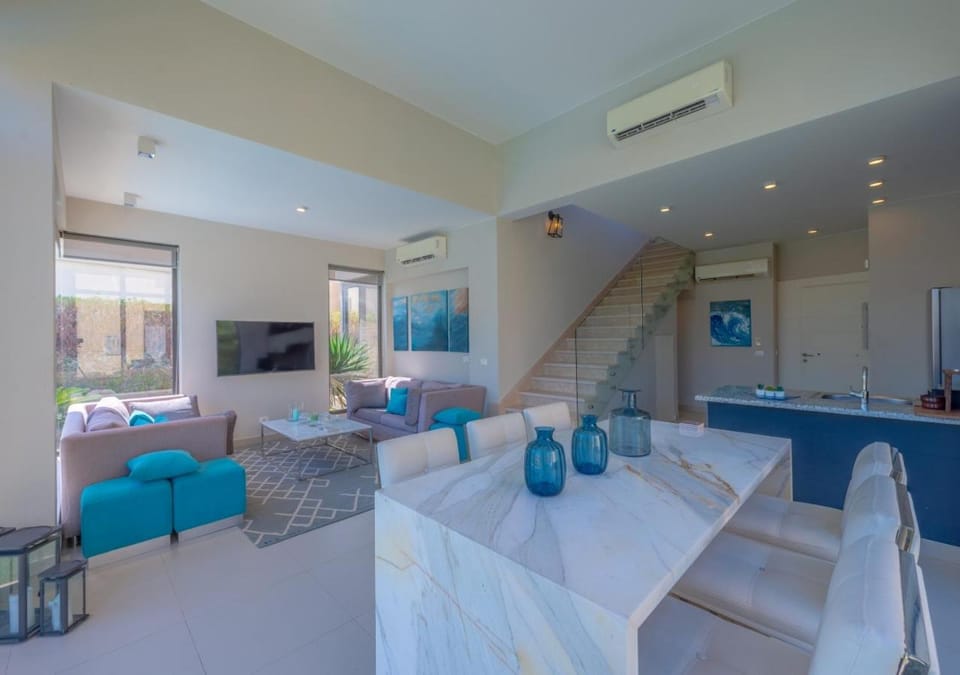 Airy & Bright 4BR Villa in Tawila, El Gouna, Private Pool & Lagoon Access Villa in Hurghada