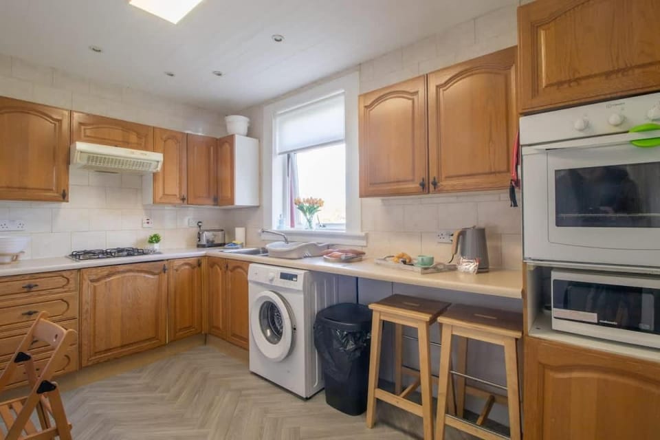 Ashgrove House - 3 bedroom Apartment in Coatbridge