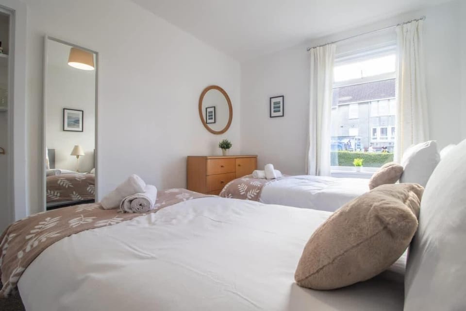 Ashgrove House - 3 bedroom Apartment in Coatbridge