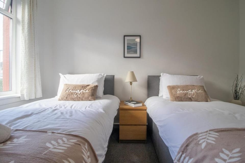 Ashgrove House - 3 bedroom Apartment in Coatbridge