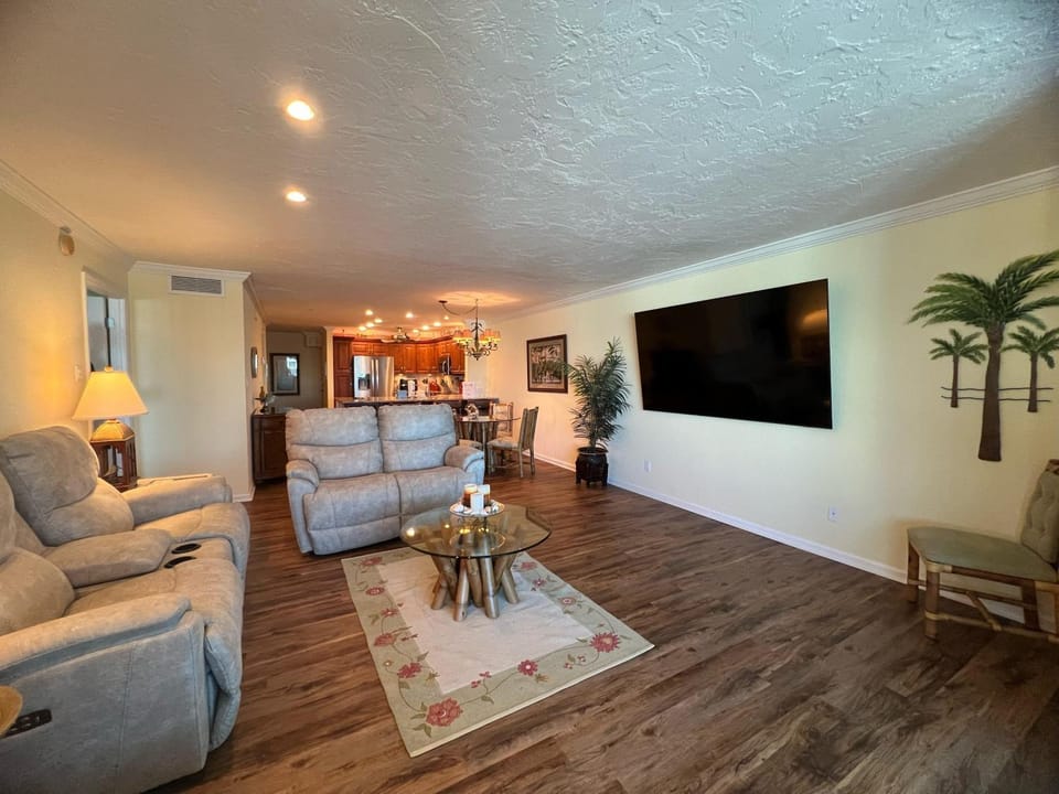 Peppertree Penthouse #803 Apartment in Siesta Beach