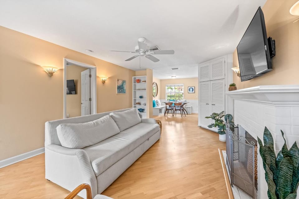 The Pink Flamingo House in Lido Key