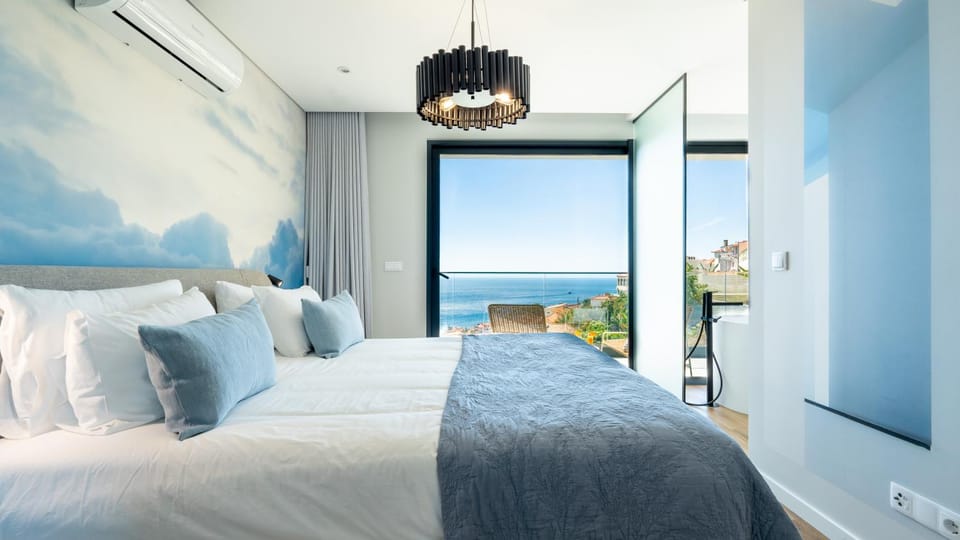 Bed, Bedroom, Sea view