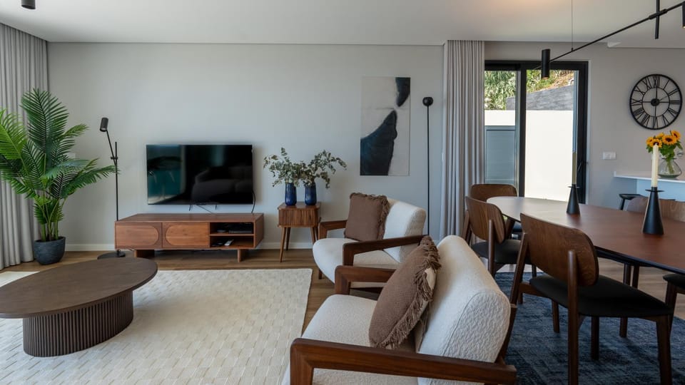 Living room, Dining area