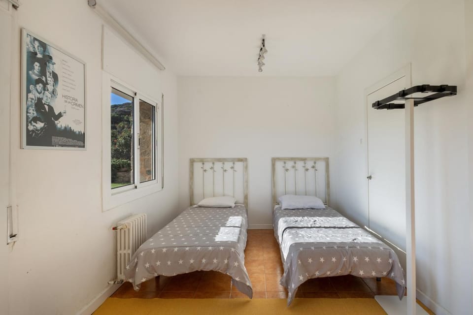 Property building, Living room, Bedroom