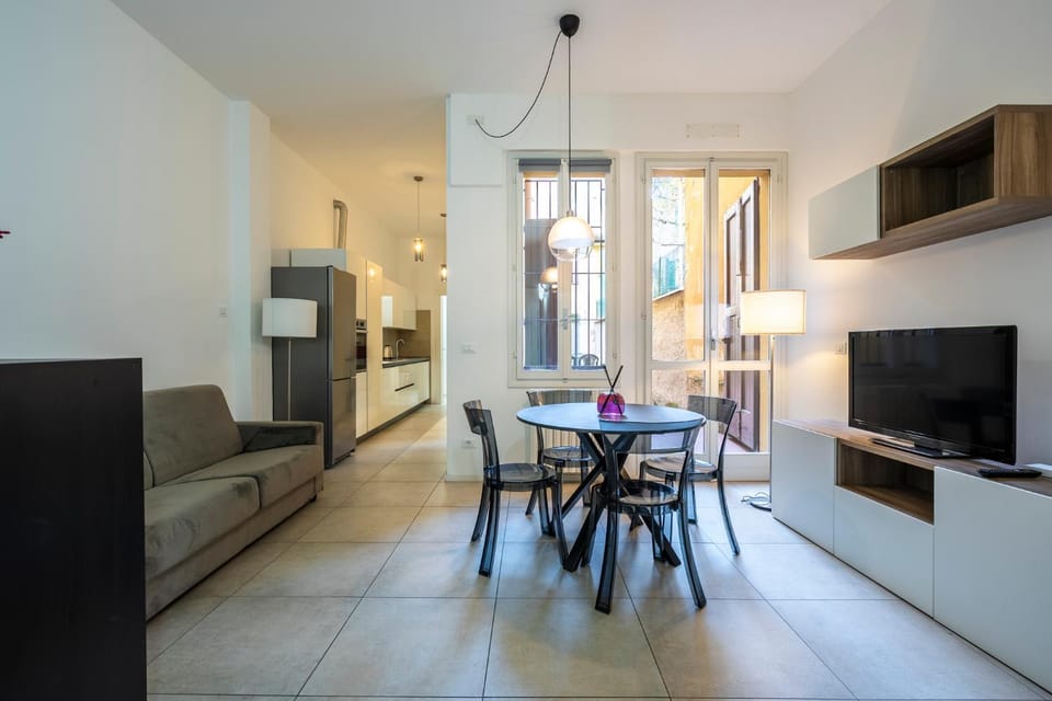 Communal lounge/ TV room, Living room, Dining area