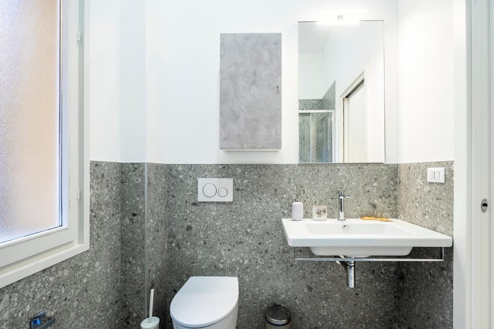 Toilet, Bathroom