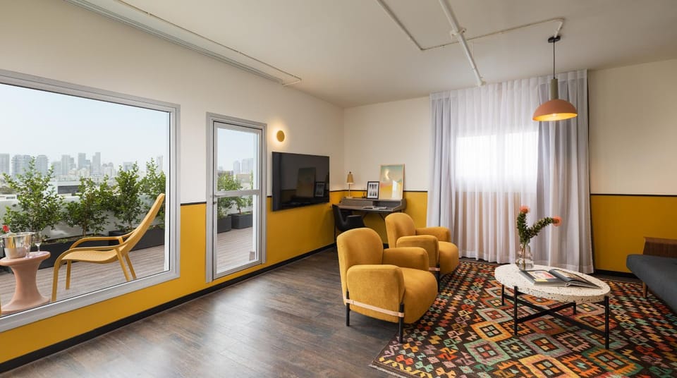 TV and multimedia, Seating area