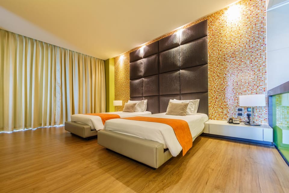 Bed, Photo of the whole room, Bedroom