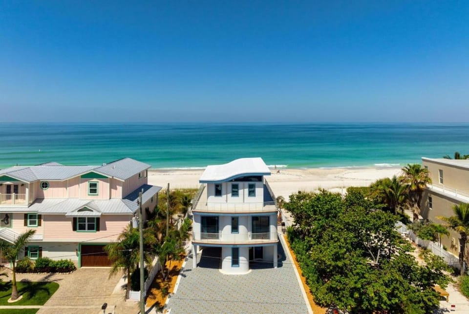 Anna Maria Wave House in Holmes Beach