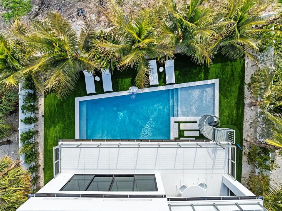 Deckadence House in Anna Maria Island