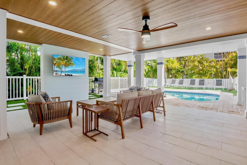 Coco Cottage House in Anna Maria Island
