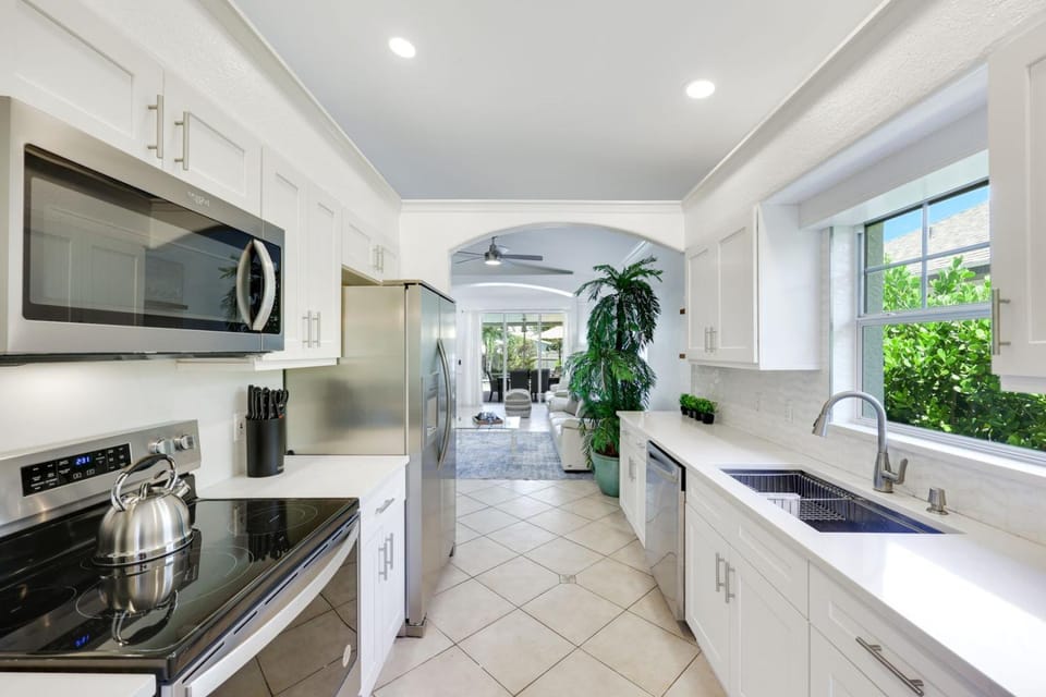 NEW Coral Reef Retreat Vanderbilt Beach 3BR, 2BA Private Pool House in Naples Park