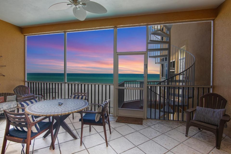 Marbella Villa 8 Apartment in Bradenton Beach