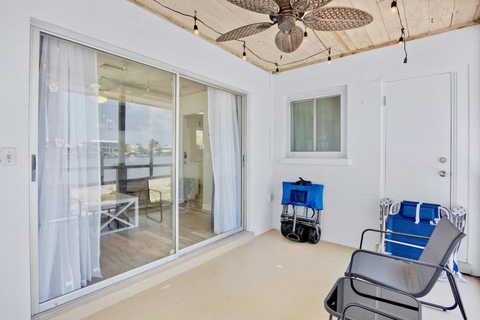 Bay Cottage House in Anna Maria Island