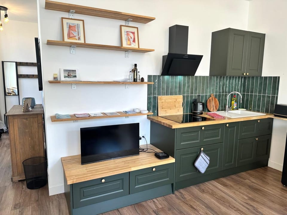 Kitchen or kitchenette, stove