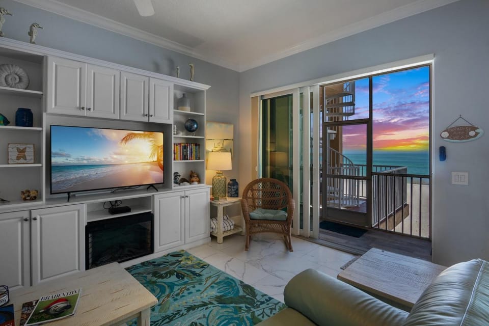 Marbella Villa 6 Apartment in Bradenton Beach