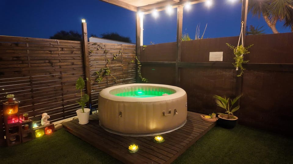 Night, Hot Tub