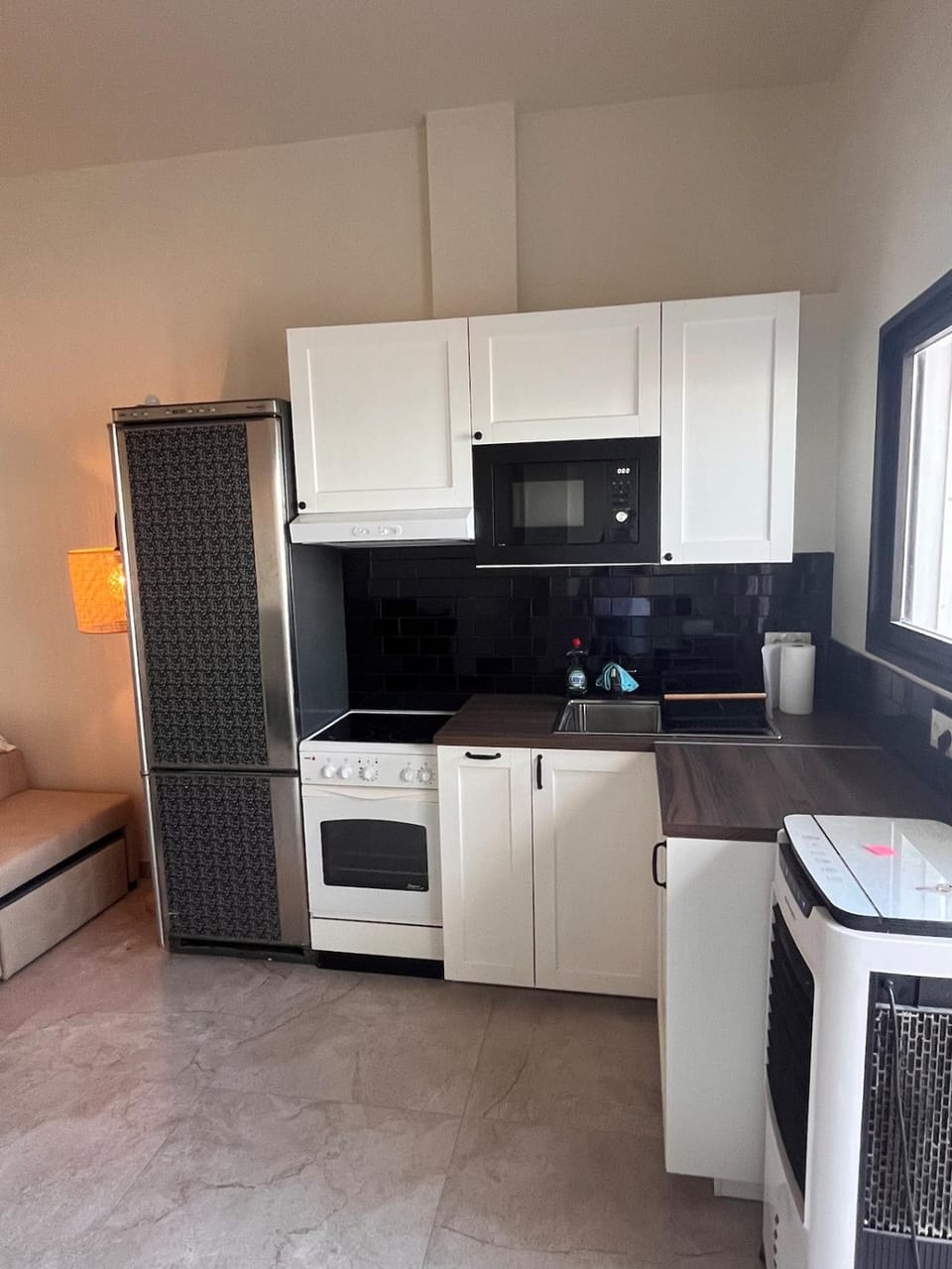 Kitchen or kitchenette, oven, stove