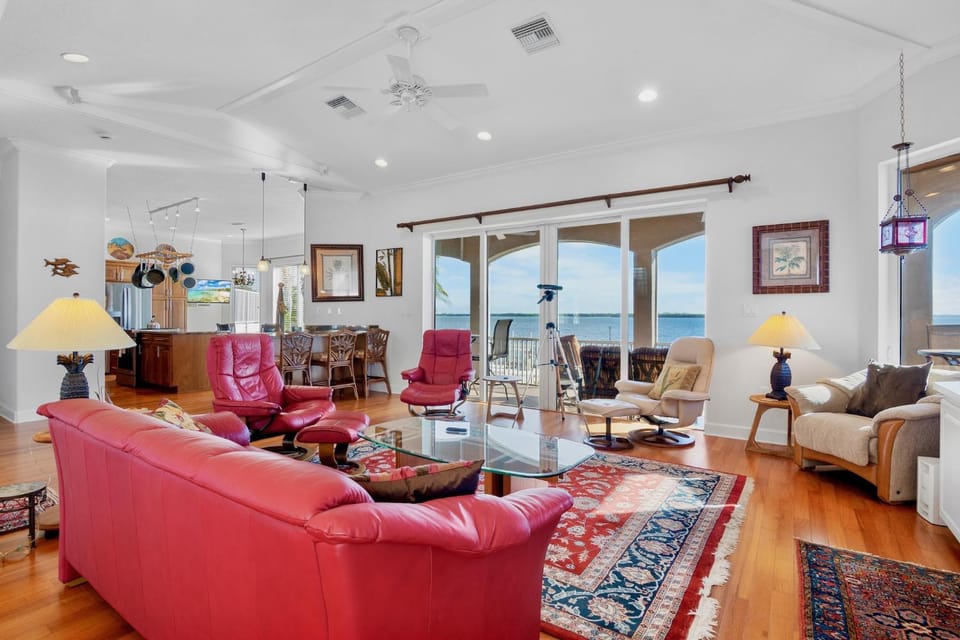White Pelican House House in Bradenton Beach