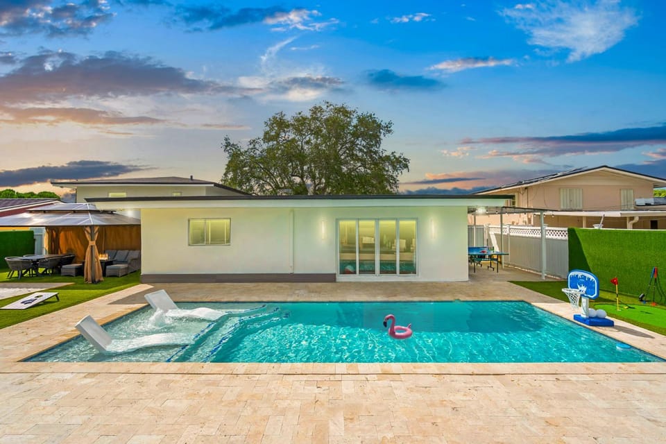 Swimming pool