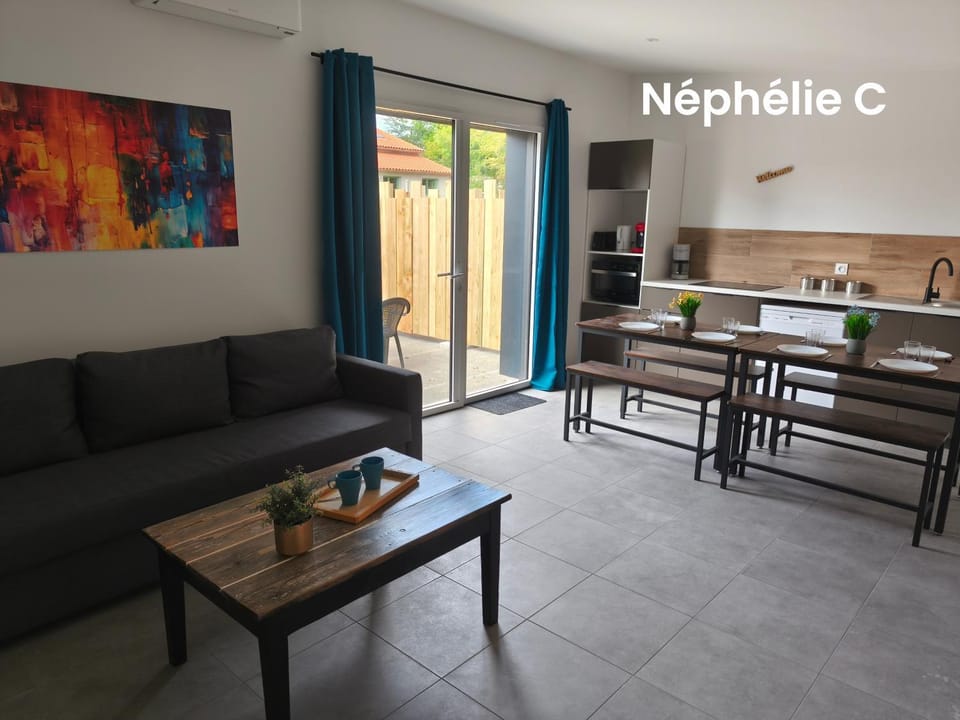 Living room, Dining area, kitchen
