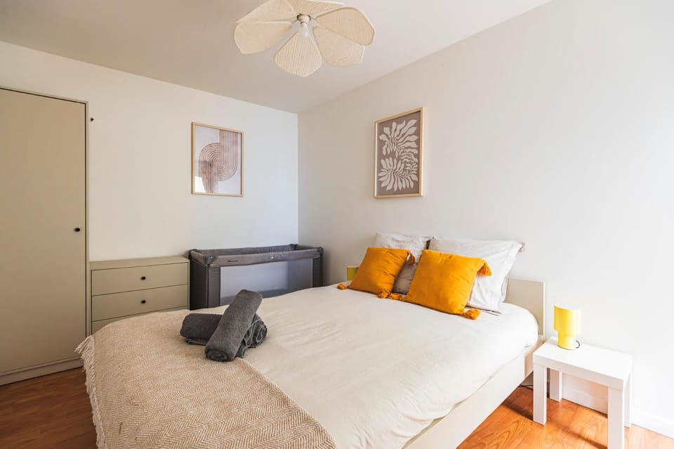 Bed, Bedroom