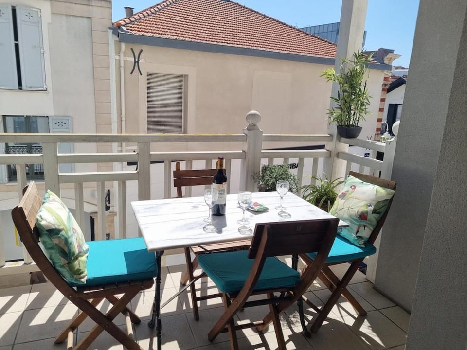 Balcony/Terrace, Dining area