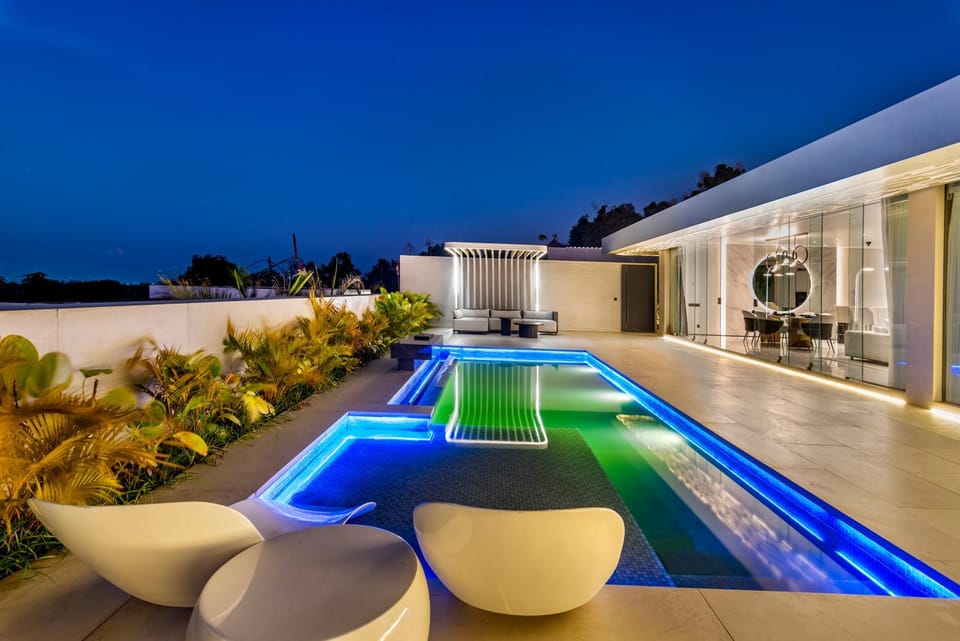 Patio, Communal lounge/ TV room