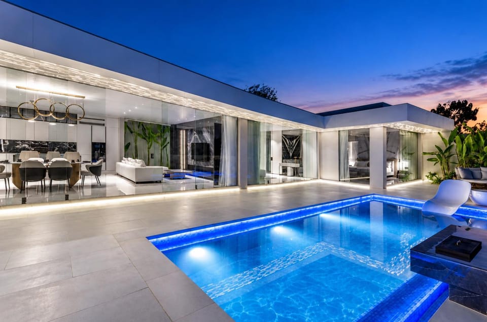 Property building, Swimming pool