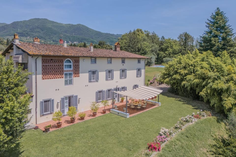 Property building, Garden