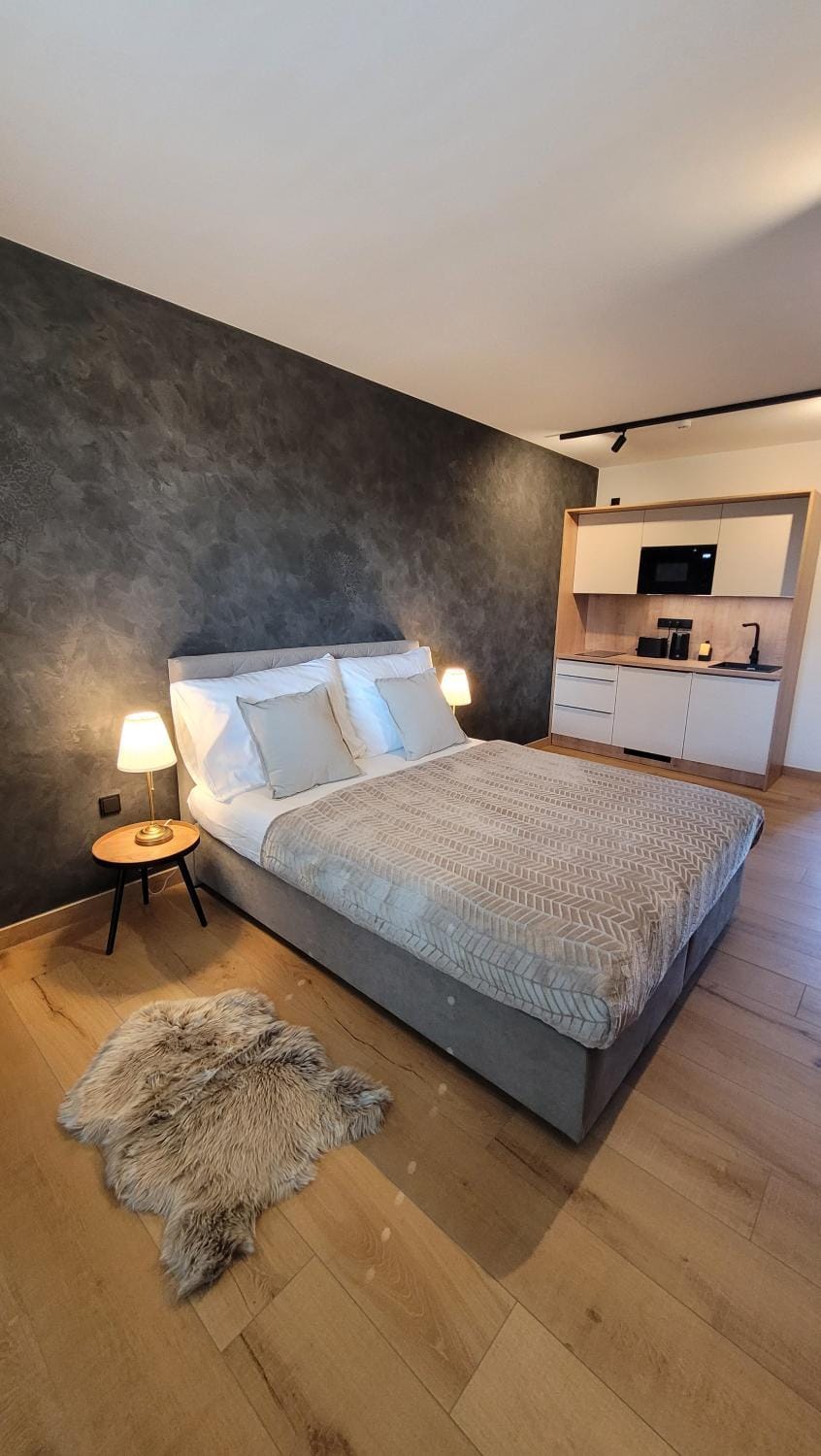 Bed, Kitchen or kitchenette, Photo of the whole room