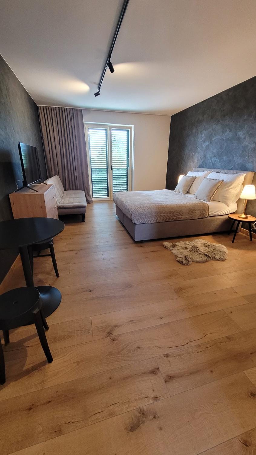 Bed, TV and multimedia, Photo of the whole room, Seating area