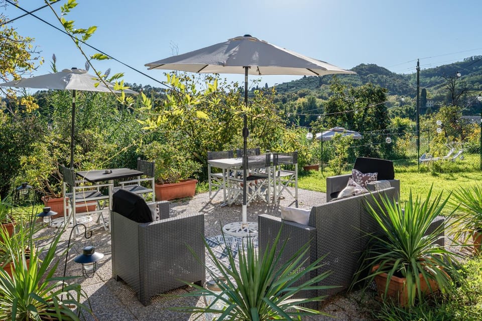 Property building, Balcony/Terrace, Living room