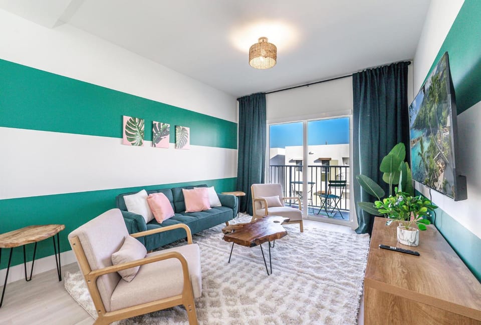 TV and multimedia, Balcony/Terrace, Living room, Decorative detail, Seating area