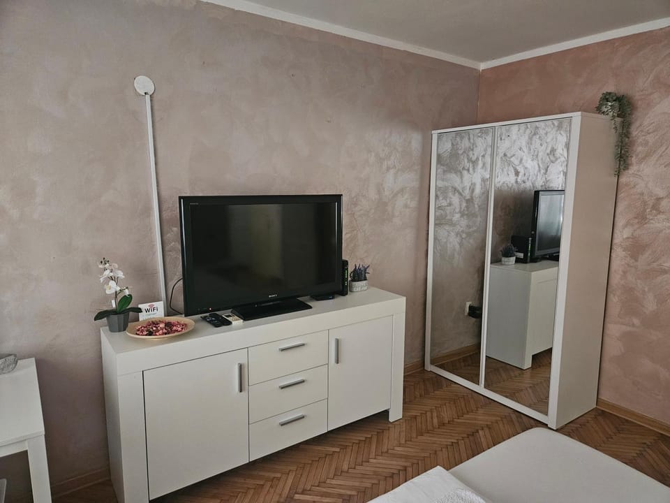 Room Nine Apartment in Belgrade