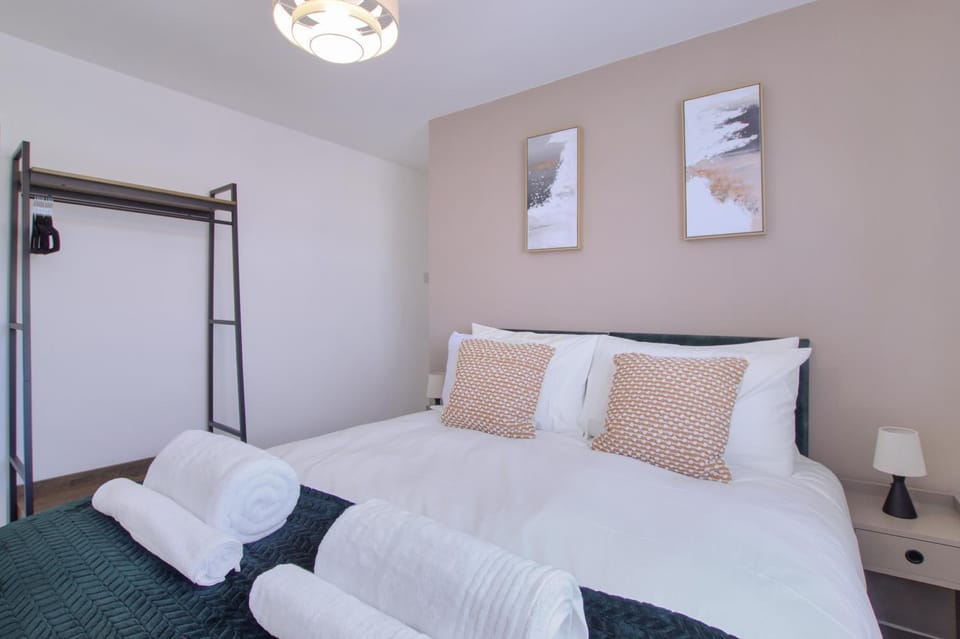 Bed, Bedroom, wardrobe