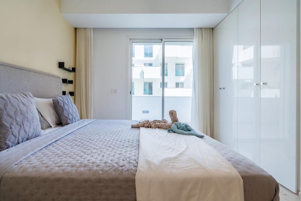 Luxury 3 Bedroom Apartment in the Heart of CFC with Swimming pool Apartment in Casablanca