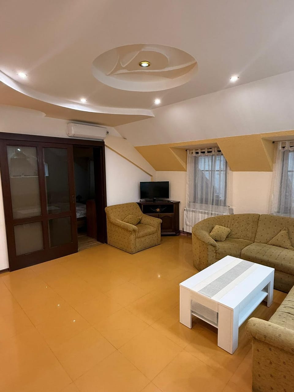 TV and multimedia, Living room, Seating area