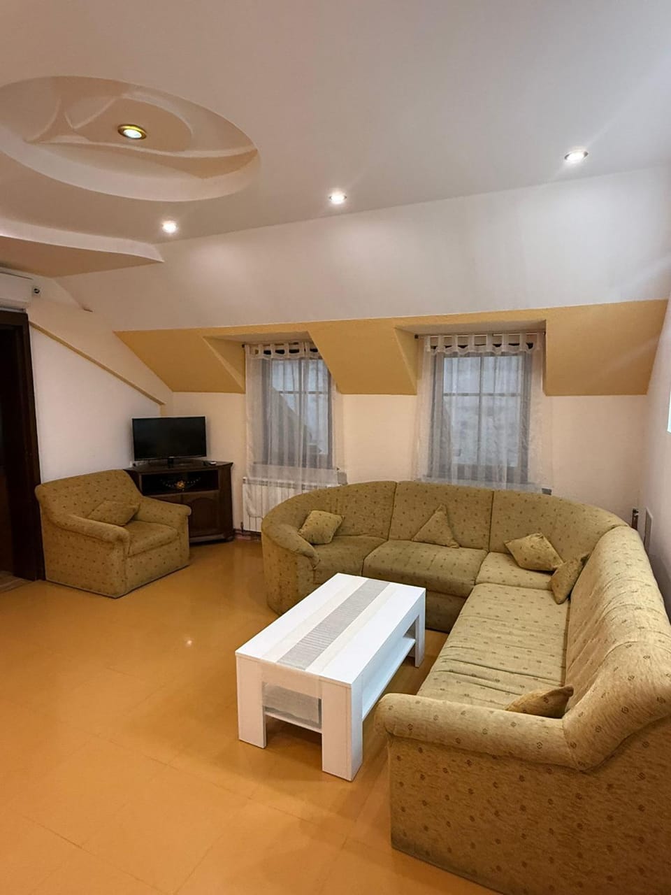 TV and multimedia, Living room, Seating area