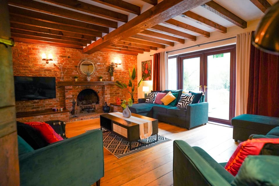TV and multimedia, Living room, Seating area