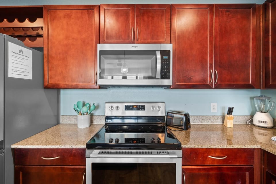 Kitchen or kitchenette, oven, stove