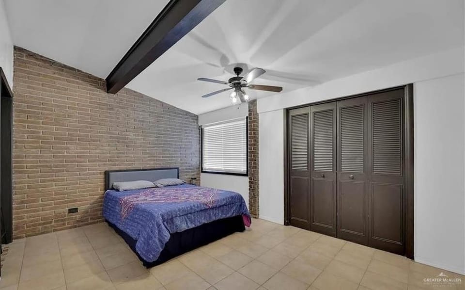 Charming 1BR Condo Near UTRGV & Downtown Edinburg Apartment in Edinburg