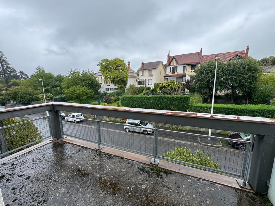 Le Cocoon des Réservoirs - Parking & Terrace Apartment in Auvergne-Rhône-Alpes